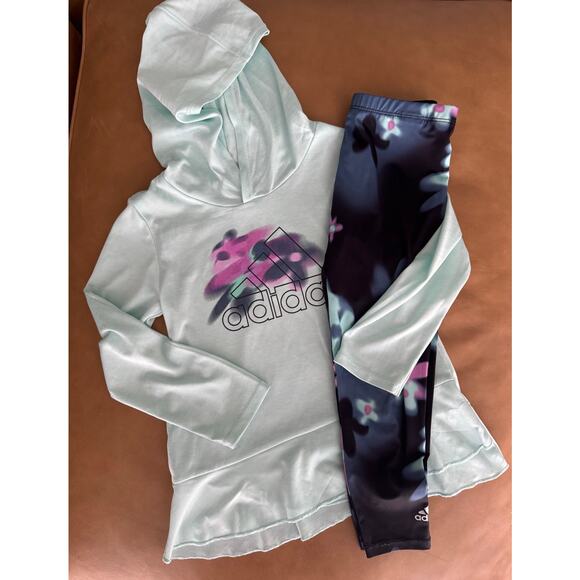 Adidas 2 piece set performance material bundle / 4T / XS / matching sets - Picture 6 of 8